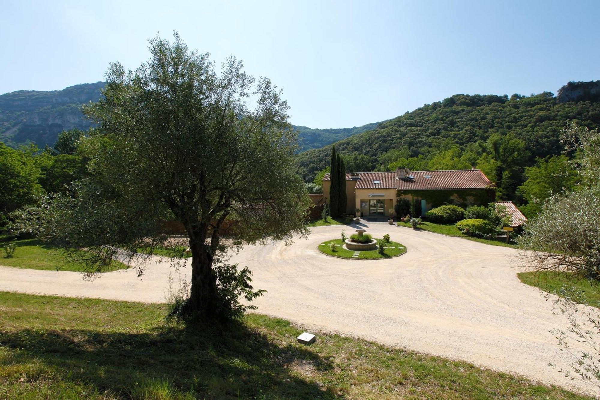 Vacanceole - Le Domaine De Chames - Pont D'Arc Валлон-Пон-д'Арк Экстерьер фото